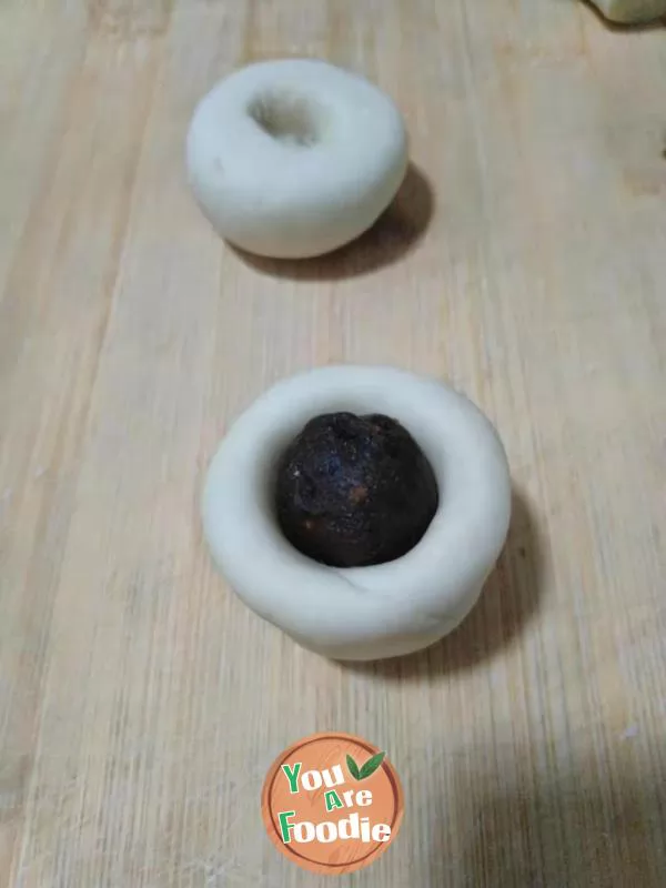 Mushroom steamed stuffed bun simulation