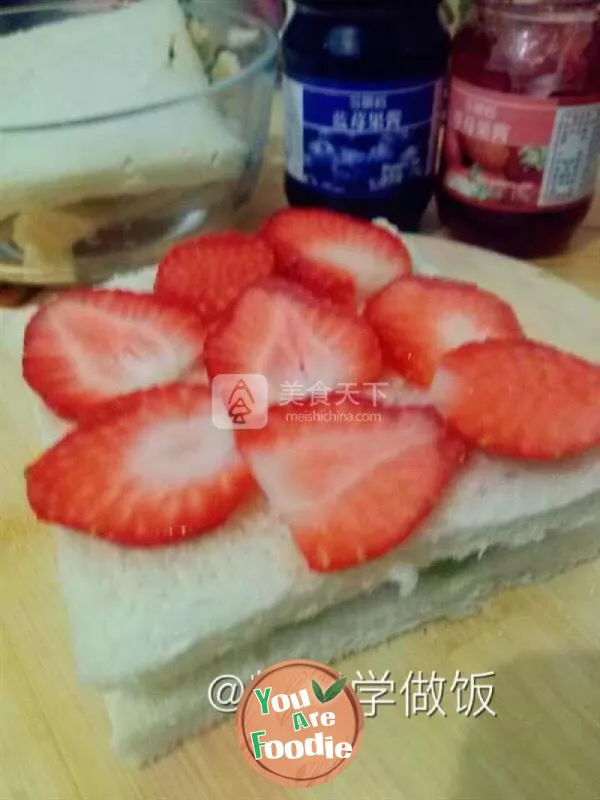 Simple fruit sandwich