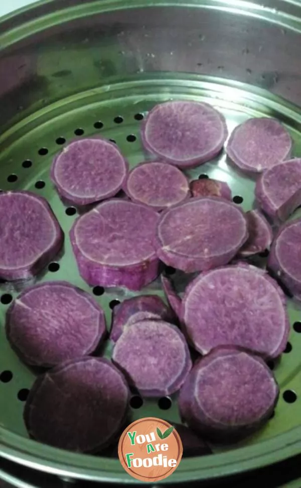 Purple potato paste with cheese