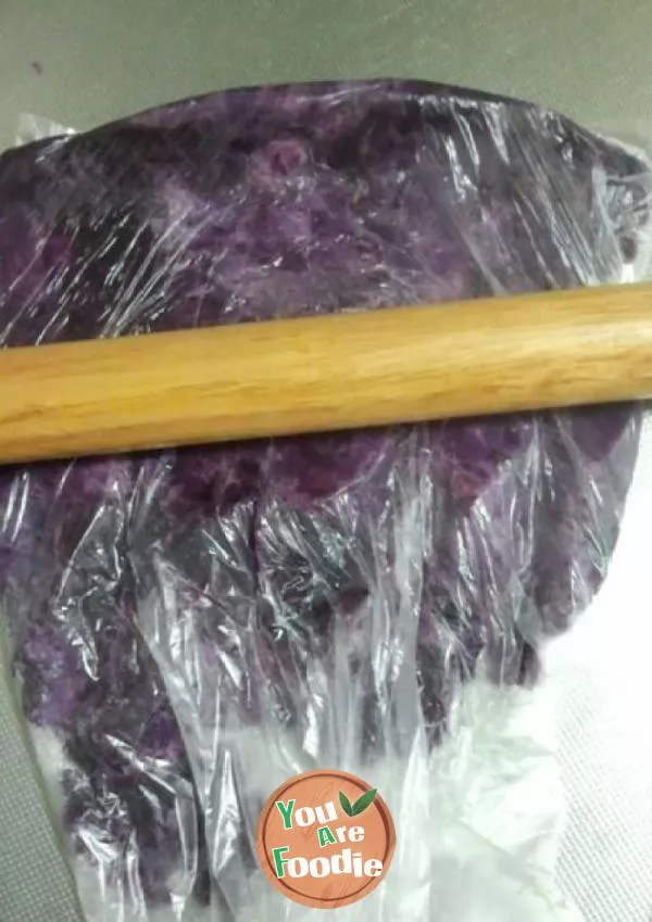 Purple potato paste with cheese