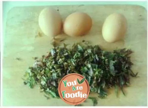 Fried eggs with Chinese toon sprouts