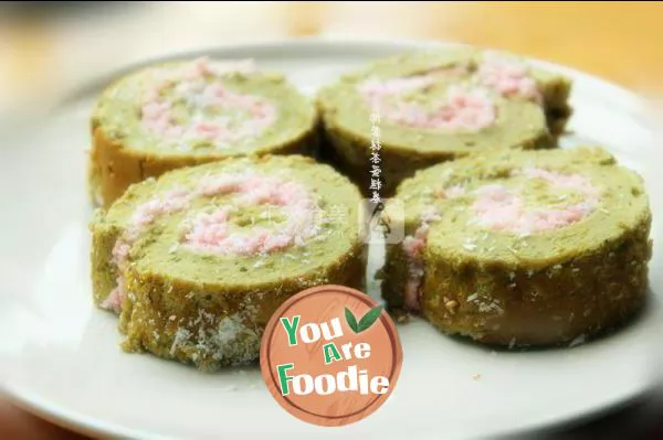 Coconut paste Matcha cake roll