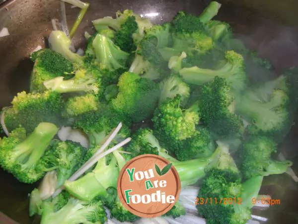 Broccoli in oyster sauce