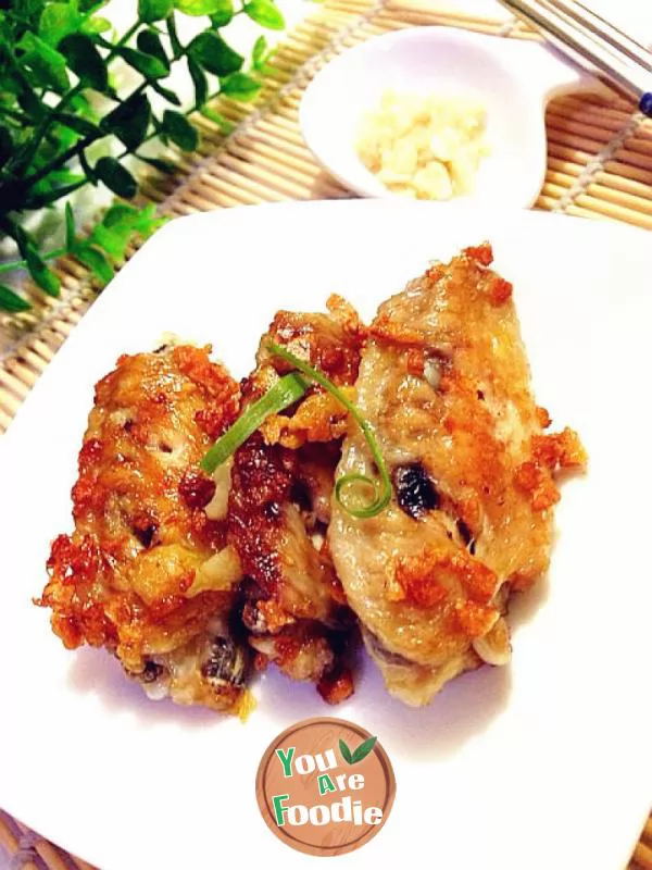 Chicken wings with garlic