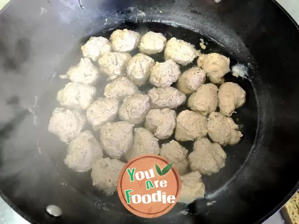 Children's recipe - braised beef balls with tomatoes