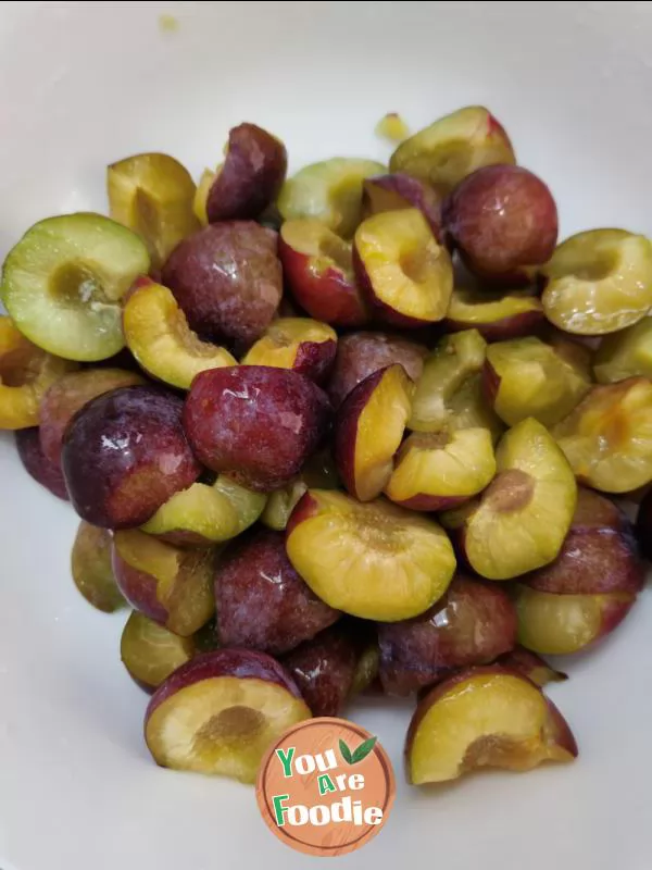 Salty sweet crisp plum (boneless plum)