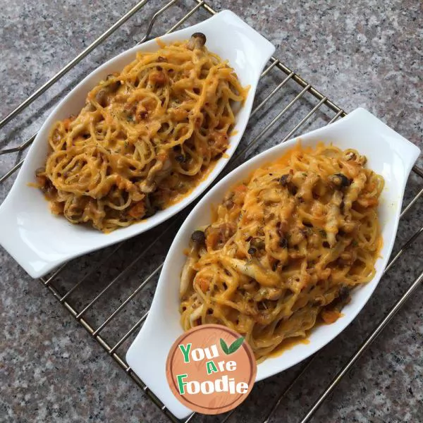 Mushroom Pumpkin Bacon Spaghetti