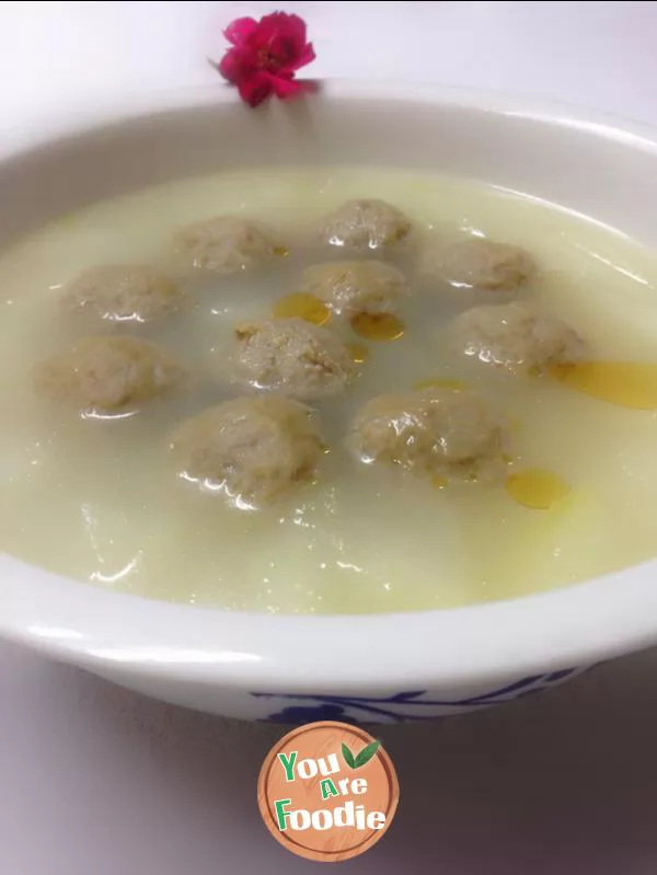 Beef balls and white gourd soup