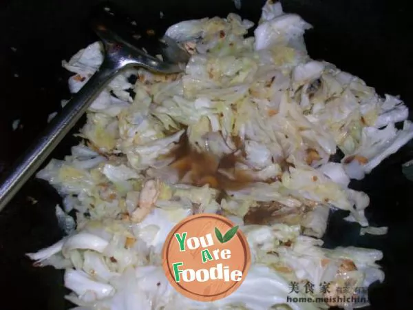 Home cooked dishes are delicious ~ ~ Hand shredded cabbage