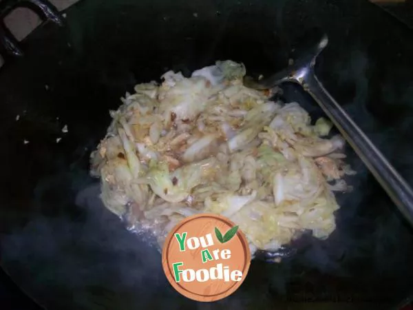 Home cooked dishes are delicious ~ ~ Hand shredded cabbage