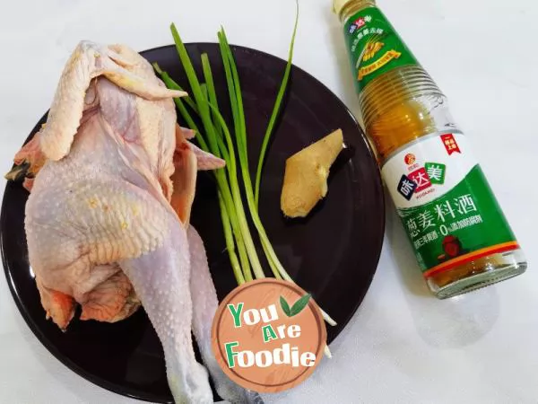 Simple and nutritious steamed baby chicken