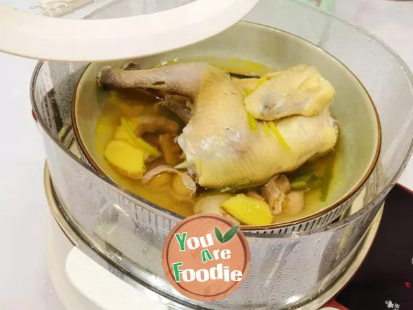 Simple and nutritious steamed baby chicken