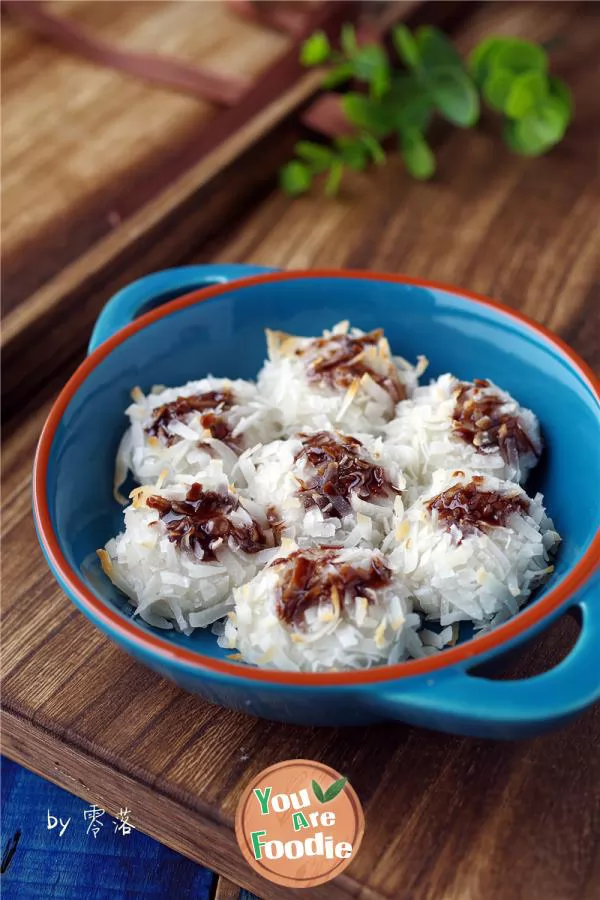 Shredded coconut dumplings