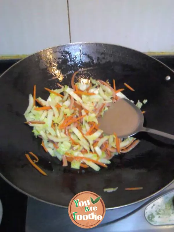 Home style stir fry ---- stir fried three shreds of cabbage