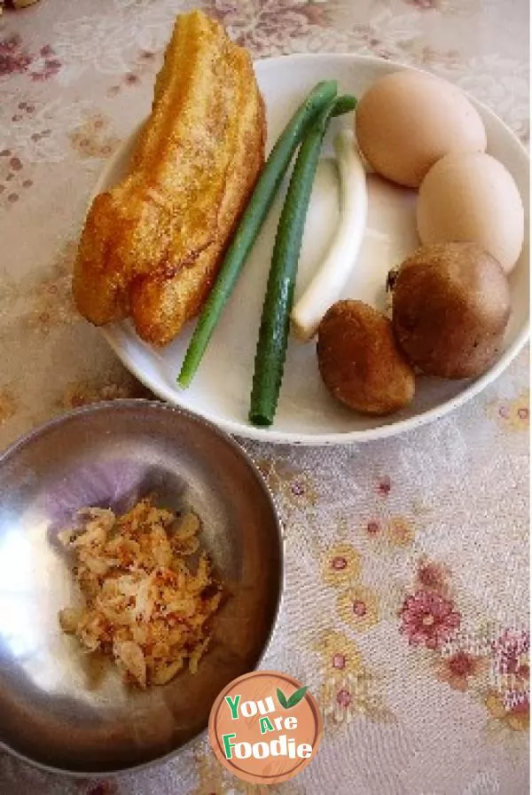 Steamed egg with fried dough sticks