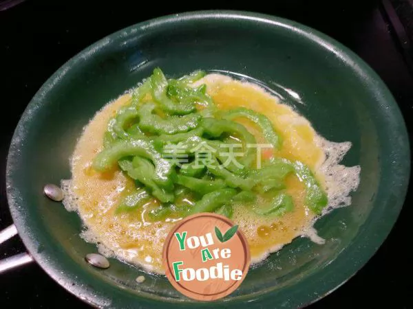 Bitter gourd scrambled eggs