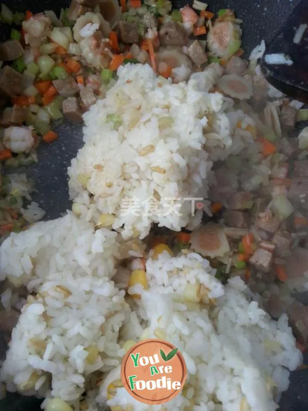 Fried rice with beef and vegetables