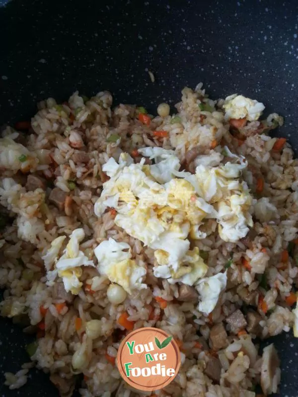 Fried rice with beef and vegetables