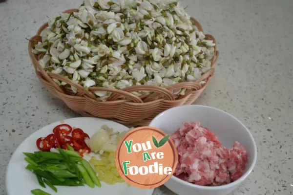 Rice with black locust flower