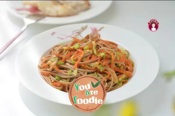 Low fat and delicious plain fried buckwheat noodles