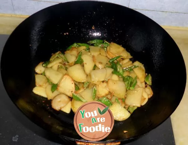 Stir fried potato slices with pepper