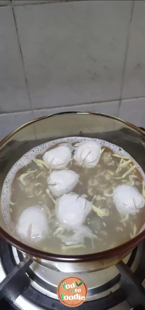 Pork balls, shrimp skin, seaweed soup