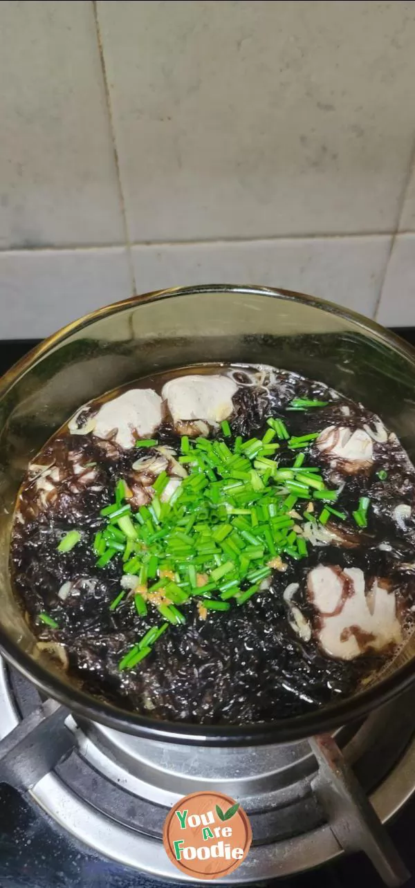 Pork balls, shrimp skin, seaweed soup