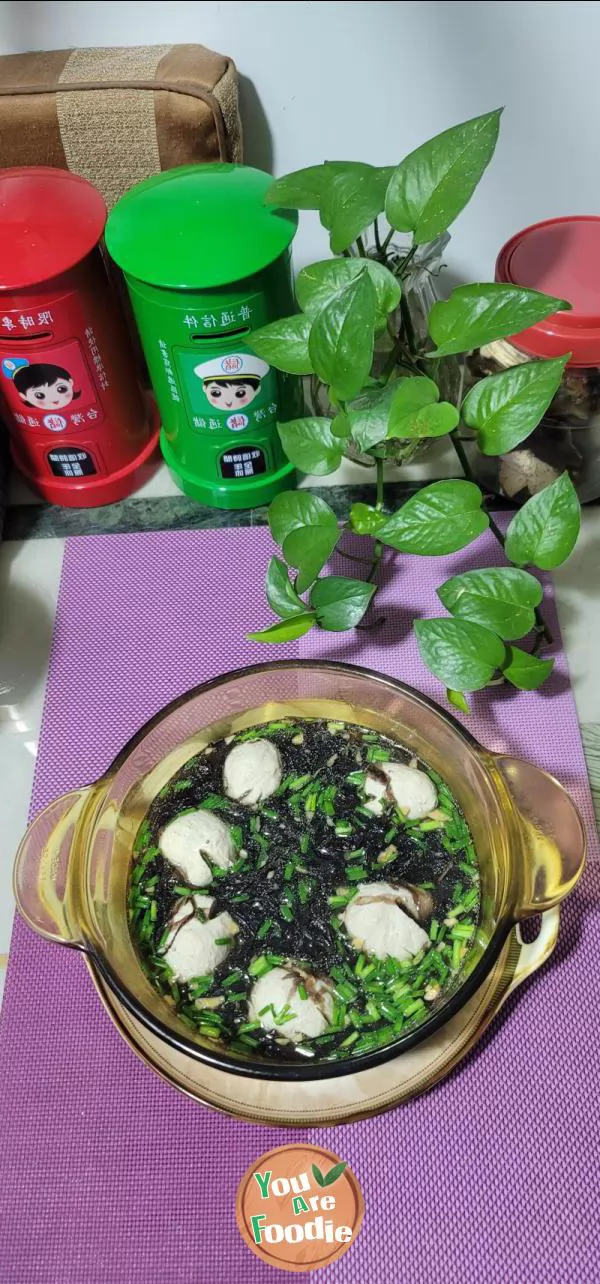 Pork balls, shrimp skin, seaweed soup