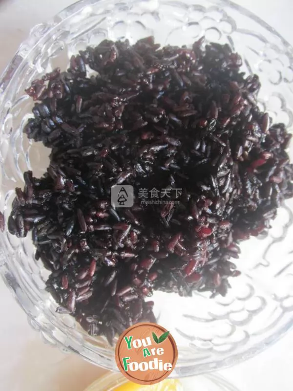 Black rice sweet pizza