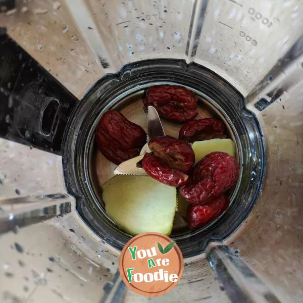 Ginger and date milk