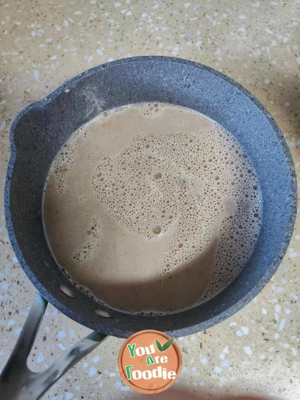 Ginger and date milk