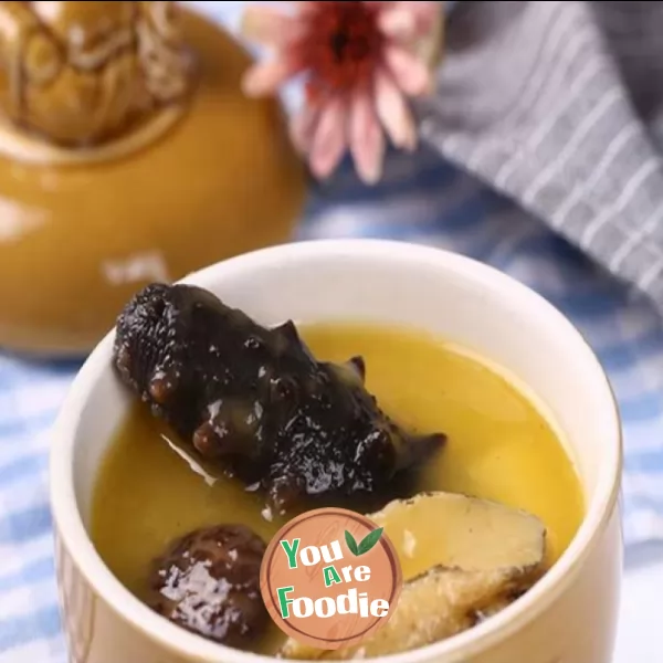 Abalone and sea cucumber in casserole