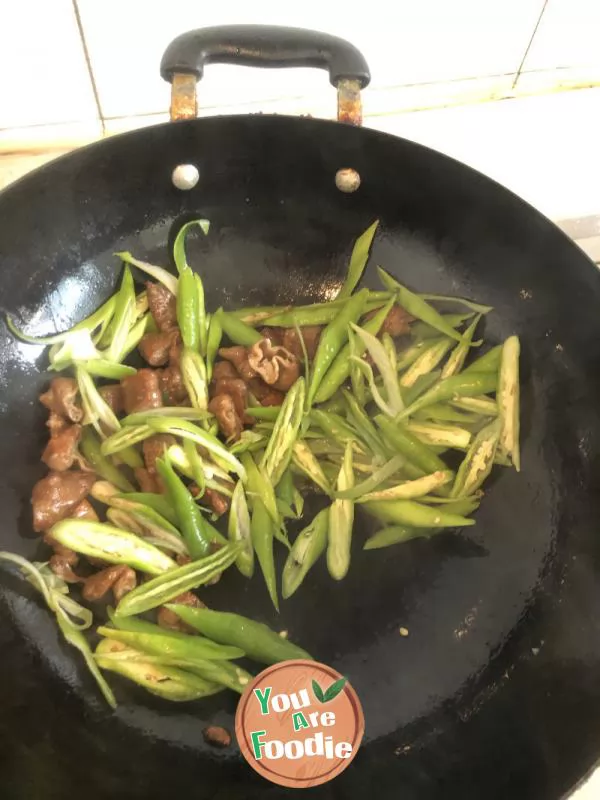 Stir fried pork intestines with green pepper