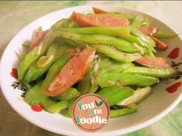 Fried sausage with celery