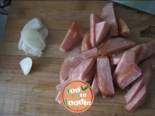 Fried sausage with celery