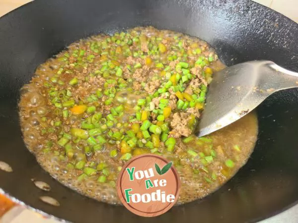 Lo mein with Beef and Cowpea