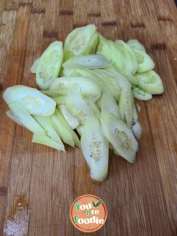 Stir fried cucumber with black beans and Rolls of dried bean milk creams