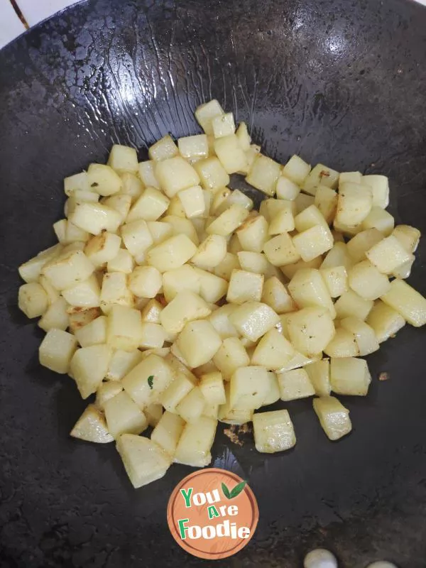 Meat foam and diced potatoes