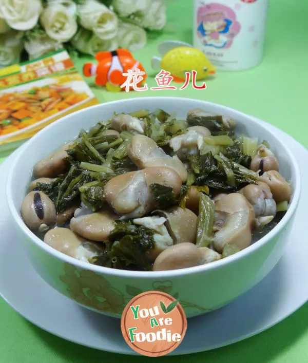 Boiled silkworm bean sprouts with sauerkraut