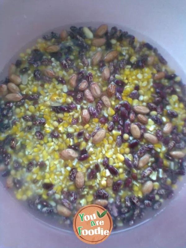 Congee with Nuts and Dried Fruits