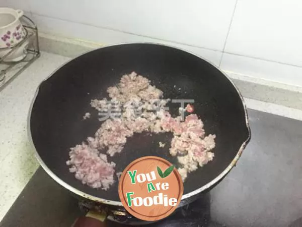 Spaghetti with tomato and minced meat